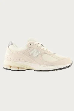 2002R - Calm Taupe/Angora/Silver
