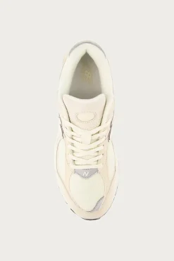 2002R - Calm Taupe/Angora/Silver